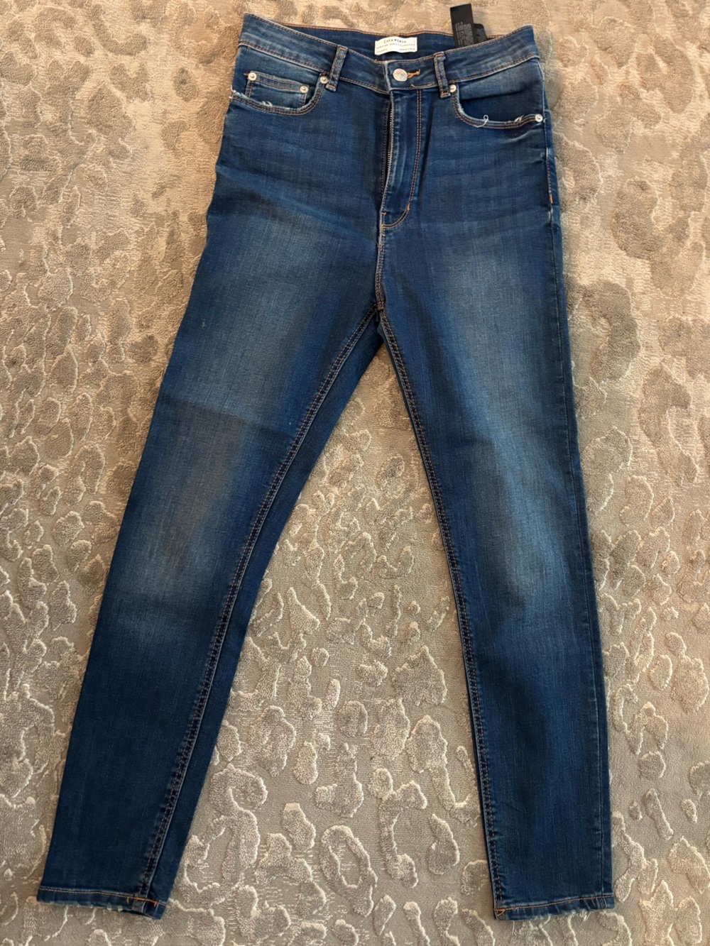 Zara Women's Classic Dark Blue Skinny Jeans size 6